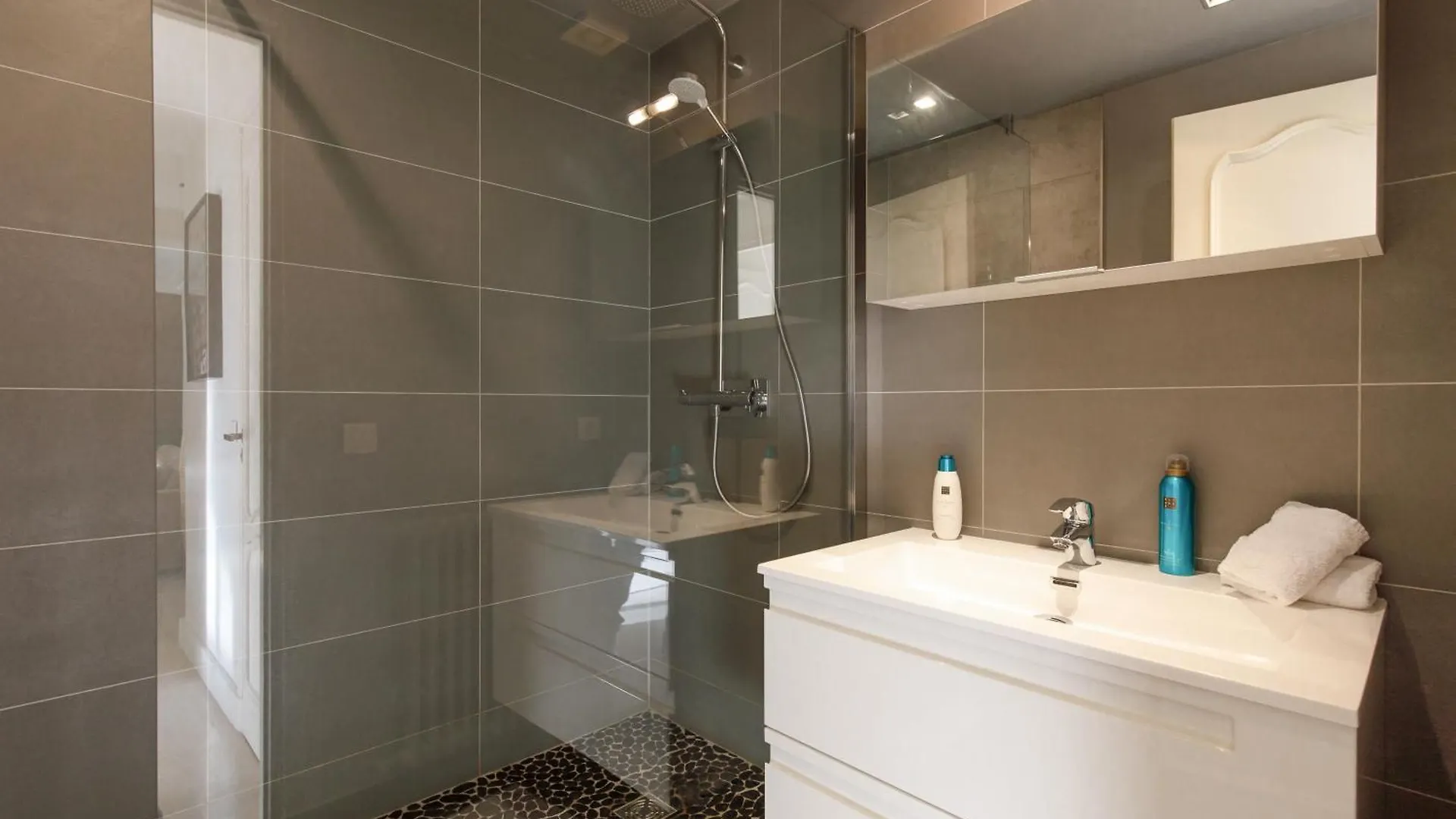 Apartment Le Palais Royal Elegant Confortable -Balcon 100 Metres Croisette Cannes