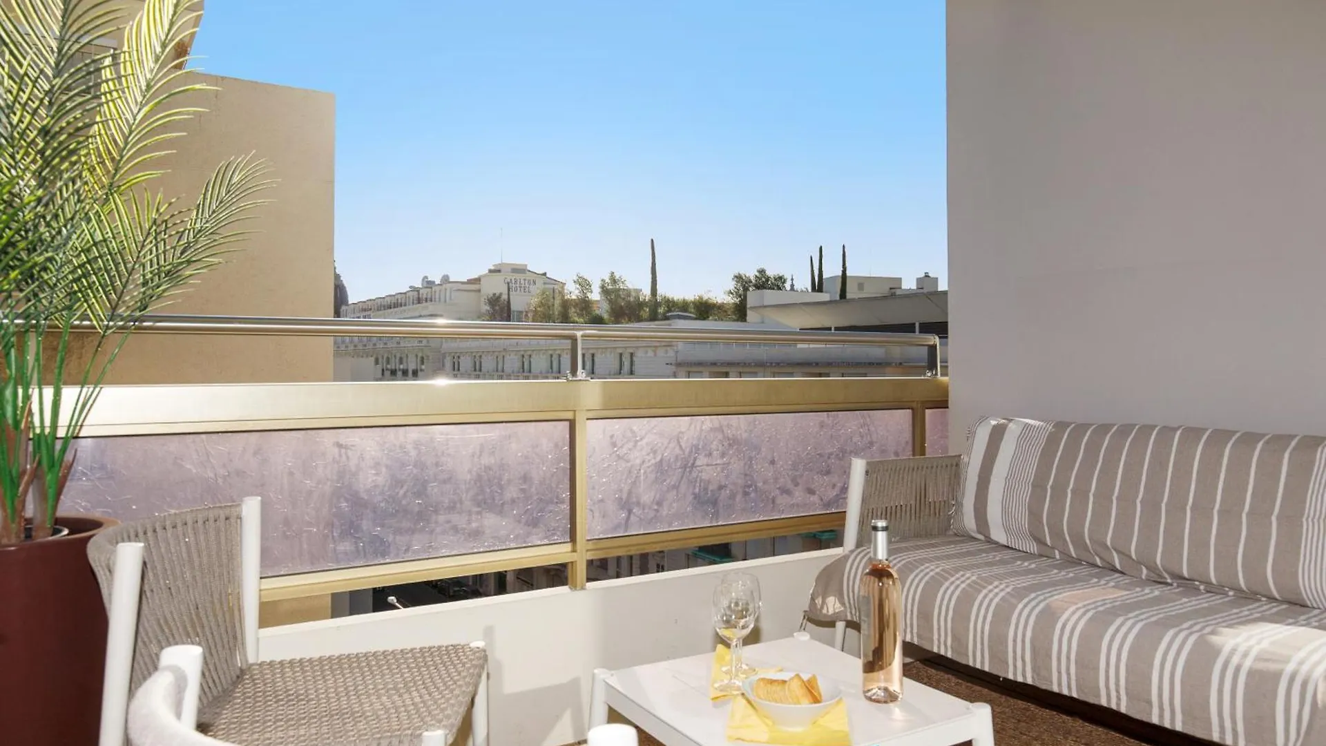 Le Palais Royal Elegant Confortable -Balcon 100 Metres Croisette Cannes Apartment